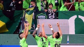 서울을 점령한 ‘세개의 창’…전북 챔스리그 4강 1차전 4-1 대승