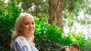  ‘게이 오빠’의 아기 낳아준 여동생… 어떤 방법으로?