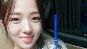 채수빈 “APAN 스타어워즈 시상식 가요” 드레스 입은 인증샷 공개