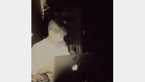 김이나 “박효신은 내가 본 최고의 연습벌레, 축가도 연습하고 녹음해”