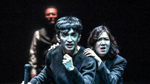 이토록 참신한 부활이라니… ‘현대판 햄릿’ 탄생에 박수를