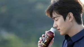 [포토]가을 남자 ‘이민호’ 화보 같은 광고 노출