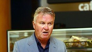 히딩크 “축구 조기교육 통해 ‘한국형 메시’ 발굴해야”
