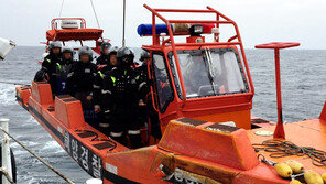 해경 고속단정 침몰시킨 中 어선 도주…“생명 위협 느껴” 실탄 발사하기도