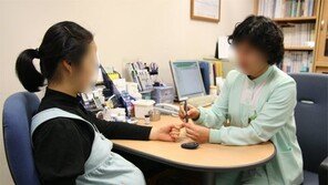 35세 이상 고령 산모 10년새 2배로… 신체-경제적 ‘이중고’