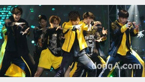 데뷔 펜타곤 “10명이서 꼭 데뷔하자고 했는데…현실 되니 가슴 벅차”