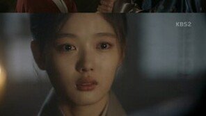 ‘구르미 그린 달빛’ 박보검에 칼 겨눈 김유정, ‘내 사람’ 흐르며…시청률 17.9%