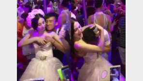 새색시가 돈 받고 젖가슴 만지기 허용, 이거 진짜야?