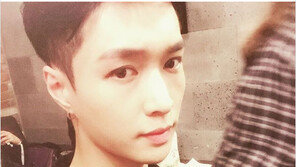 엑소 레이 실신 목격담…최근 SNS에 “잠이 안 온다. 계속 못 잔다”