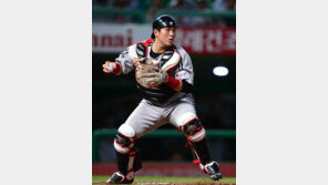 LG 유강남, ‘준PO 3차전’ 데일리 MVP 선정…양상문 감독 뚝심 빛났다