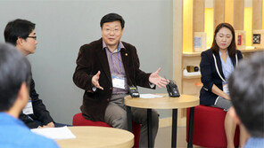 ‘전기차 전도사’로 나선 주형환 산업장관