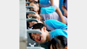 “환경보호 위해 수도꼭지로 돌아가자”