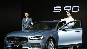 볼보, 신형 XC90·S90 전량 리콜 ‘에어백·도어잠금 등 전자 장치 미작동’