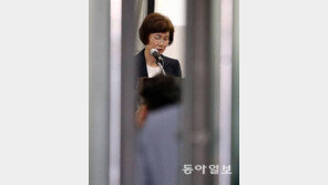 ‘최순실 딸 의혹’ 이화여대 총장 결국 사임…개교 이래 첫 불명예 사퇴