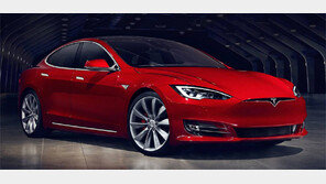 개인정보 모으며 달리는 테슬라