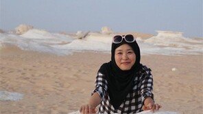 [글로벌 기획]은하수 찾아 나섰다가… 10년째 사막에 뿌리내린 여인