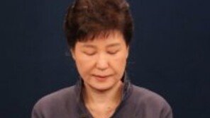 신경민 “박근혜 대통령, 질문 없는 사과 회견 처음…사전 녹화 첨단” 비난