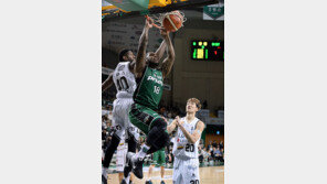 동부 2연승 ‘지역방어의 힘’