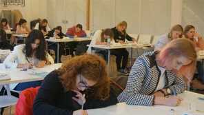 “한드에 반해 한글에 푹… 한국어 교수 되고싶어”