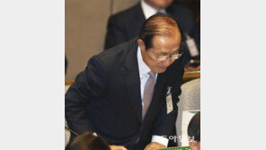 野 “이원종 실장, 靑에서 겉도는 분 아니냐”