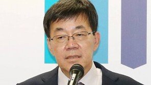 檢, 입국 고영태 더블루케이 이사 밤늦게 불러 조사… 이승철 전경련 부회장도 28일 소환