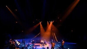 스티브 바라캇 밴드, 크리스마스를 위한 감동의 피아노 콘서트 연다