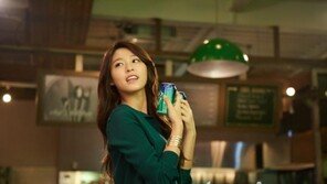 [화보]설현, CF속 그림같은 옆태 자랑