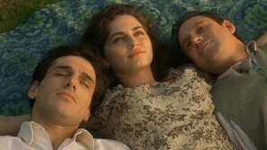 [시선, 男과 女②] ‘글루미 선데이’ 서사의 멜로…재개봉의 비결