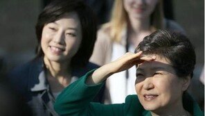 ‘박근혜의 여자’ 조윤선 “정무수석 때 대통령과 독대 못해”…누리꾼 “거짓말 탐지기를 이럴때”