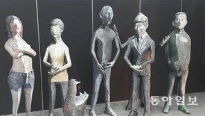 국회에 전시된 ‘최순실 닮은꼴’ 조각