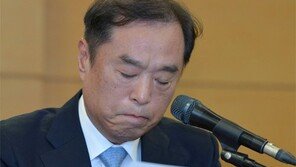 울먹인 김병준… “야당 이해 구해도 안되면 군말없이 수용”