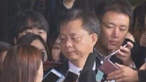 ‘소환’ 우병우, 노려보기+팔짱…누리꾼 “눈빛 본순간 개돼지가 돼버렸다”