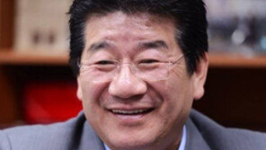 새누리 강석호 최고위원직 사퇴 선언 …이정현 “대통령 도울 시간 달라” 사퇴요구 일축