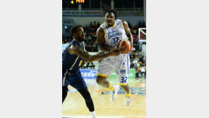 크레익 16점…4연승 삼성, 단독선두