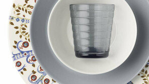 ‘그릇도 패션이다’ 두 개 겹쳐놓고 색감 비슷하게 연출