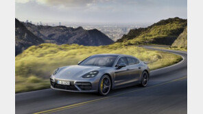 포르쉐, 파나메라 6종 LA오토쇼서 최초 공개 ‘330마력 신형 V6 싱글 터보 탑재’