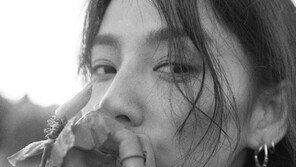 ‘길가에 버려지다’ 이효리, ‘제주도’ 배경 화보…‘몽환적 눈빛’