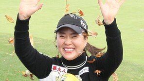 정일미, KLPGA 챔피언스투어 2년 연속 상금왕…“제자 응원 큰 힘” 