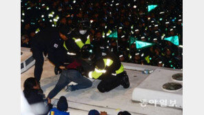 민주당 “경찰 23명 연행 지금 할일? 당장 석방하라”