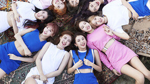 [연예 뉴스 스테이션] 트와이스 ‘우아하게’ 뮤비, 유튜브 1억뷰 돌파