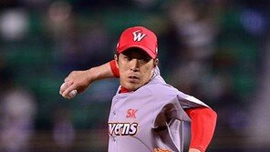 보상선수만 2번, FA 포기한 SK 김승회의 눈물