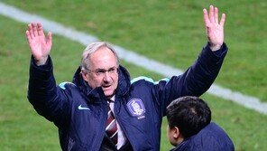 슈틸리케 “실점 후 냉정함 잃지 않은 플레이 좋았다”