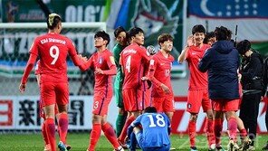 [김학범의 눈] 상대 수비 깨뜨릴 약속된 플레이는 안보였다