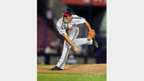 [단독] 암 극복 주인공 ‘국노’ 정현욱 은퇴한다