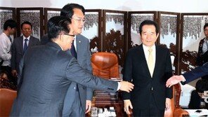 “총리 추천부터” “촛불민심과 달라”… 수습방안 엇갈린 야권