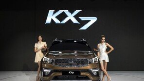 기아차, 中 전략 SUV ‘KX7’ 첫 선…대담한 디자인·동급 최대 실내·다양한 엔진