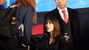 '검과마법'의 그녀 '태연', 지스타 룽투코리아 부스서 팬 사인회