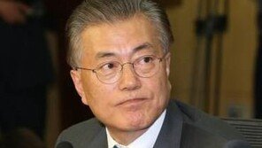 文 “김경재 한국자유총연맹 회장 ‘노무현 발언’ 책임 묻겠다”