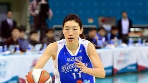 임영희 ‘베테랑의 힘’…우리은행 개막 7연승