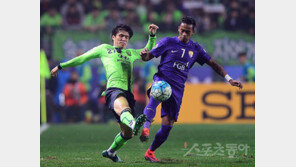 알 아인 무리한 요구…진땀 뺀 전북